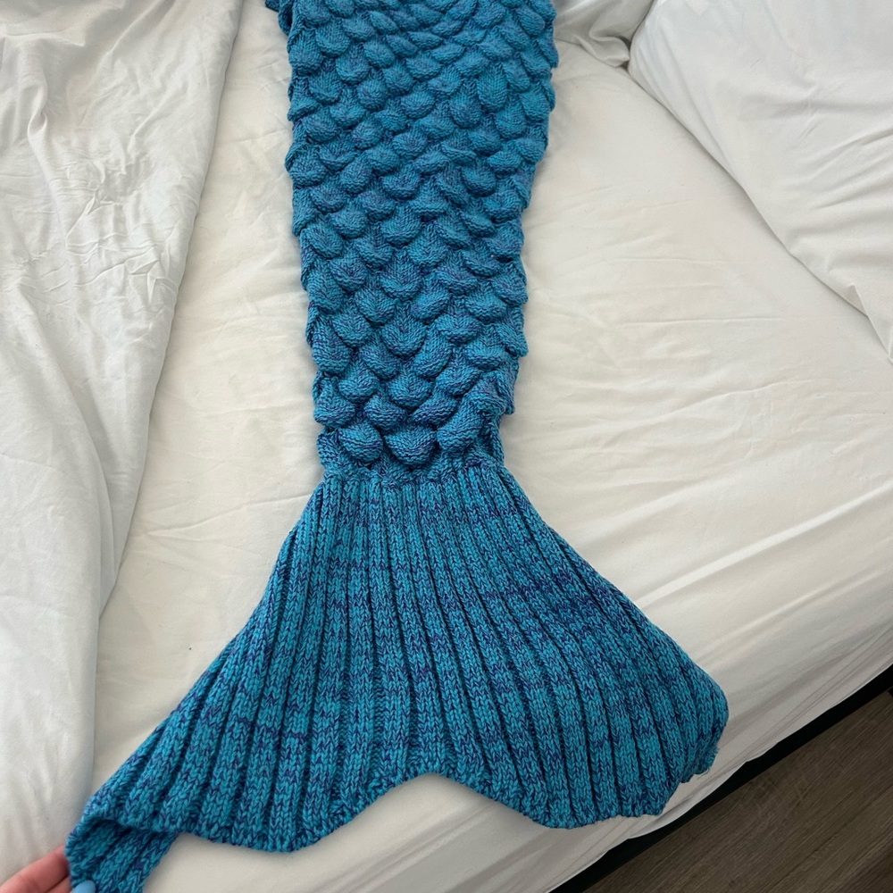 Blue Mermaid Tail Blanket